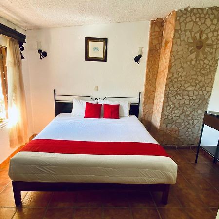 Hotel De Cervantes San Sebastián del Oeste Екстериор снимка