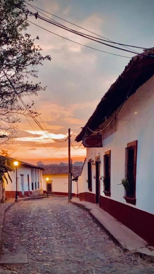 Hotel De Cervantes San Sebastián del Oeste Екстериор снимка